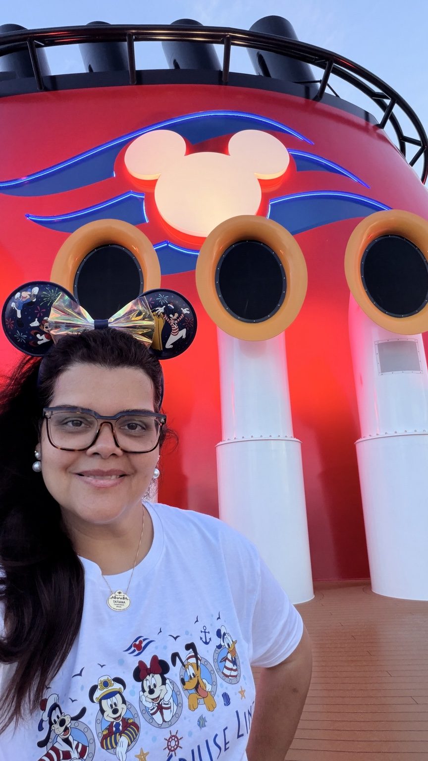 Tatiana a bordo de um navio da Disney Cruise Line